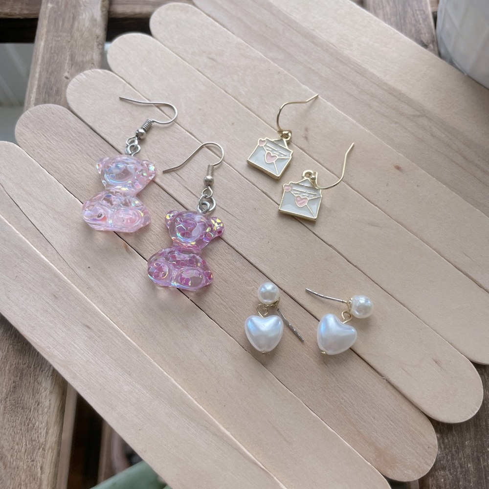 Soft-themed earring set of three